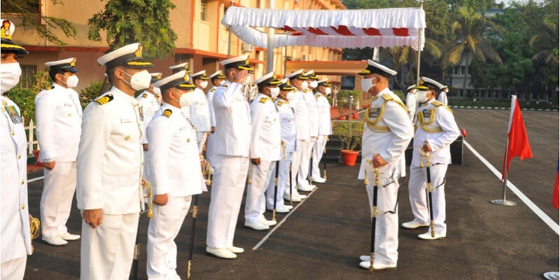 रियर एडमिरल अतुल आनंद, वीएसएम ने नौसेना के फ्लैग ऑफिसर कमांडिंग  के रूप में कार्यभार संभाला