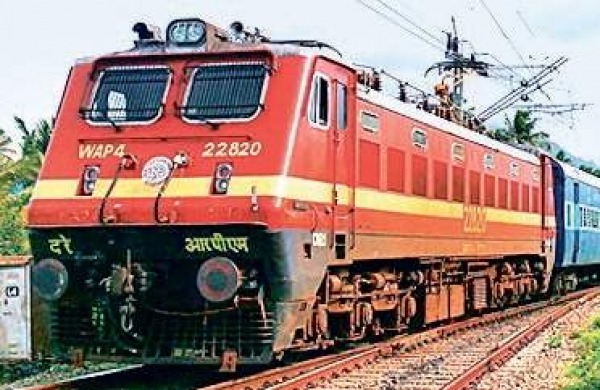 भारतीय रेल ने वर्ष 2021 के मार्च महीने में रिकॉर्ड माल लदान किया और आय अर्जित की