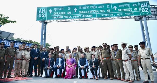 केंद्रीय वित्त मंत्री निर्मला सीतारमण ने पश्चिम बंगाल के नागराकाटा और कुलकुली में 2 नए भूमि सीमाशुल्क स्टेशनों में वर्चुअल रूप से आईसीईएस का उद्घाटन किया