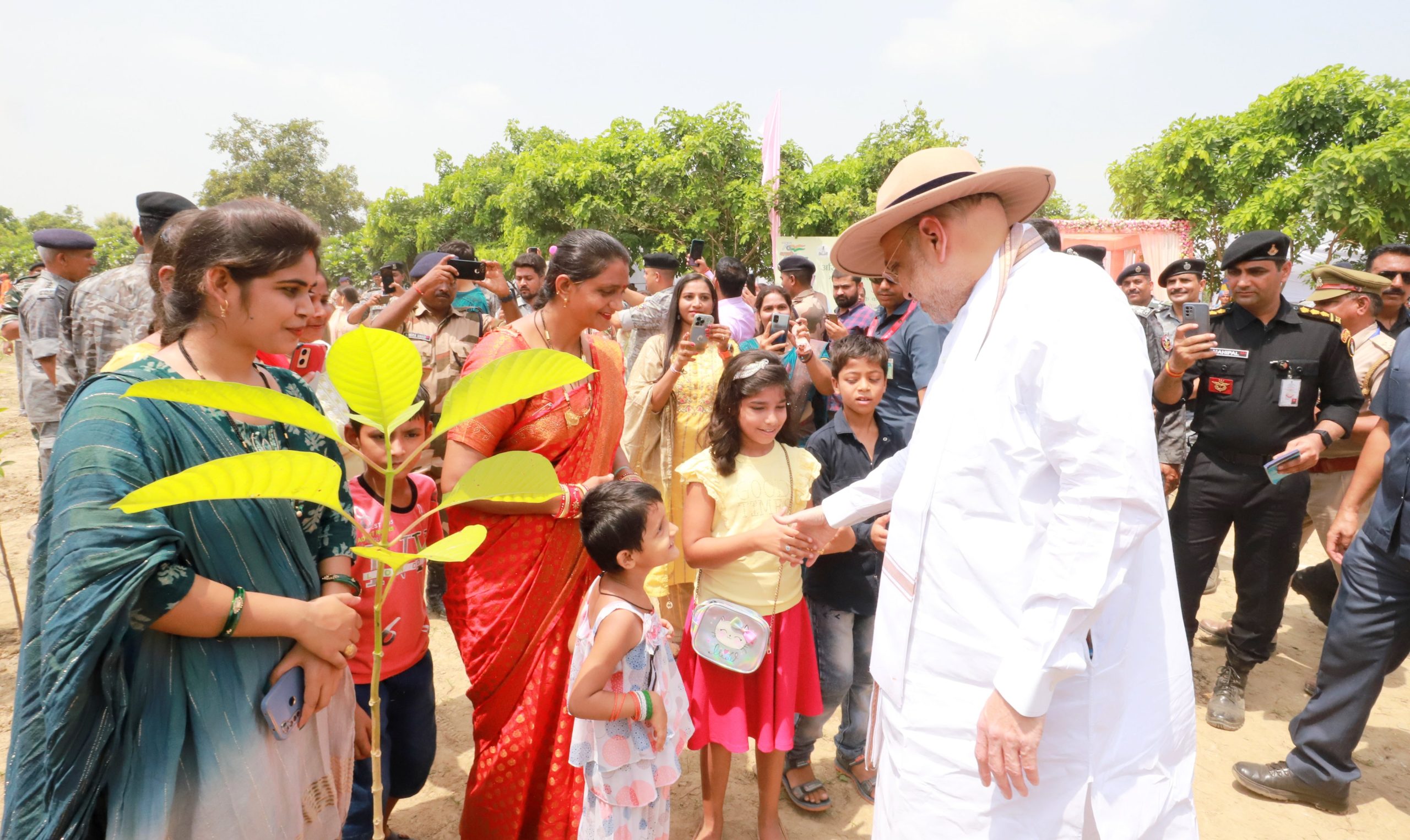 पर्यावरण और प्रकृति की रक्षा के लिए गृह मंत्रालय का वृक्षारोपण अभियान सभी को प्रेरित करेगा : प्रधानमंत्री