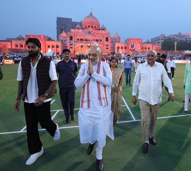 केन्द्रीय गृह एवं सहकारिता मंत्री अमित शाह ने आज गुजरात के अहमदाबाद में गांधीनगर प्रीमियर लीग का उद्घाटन किया